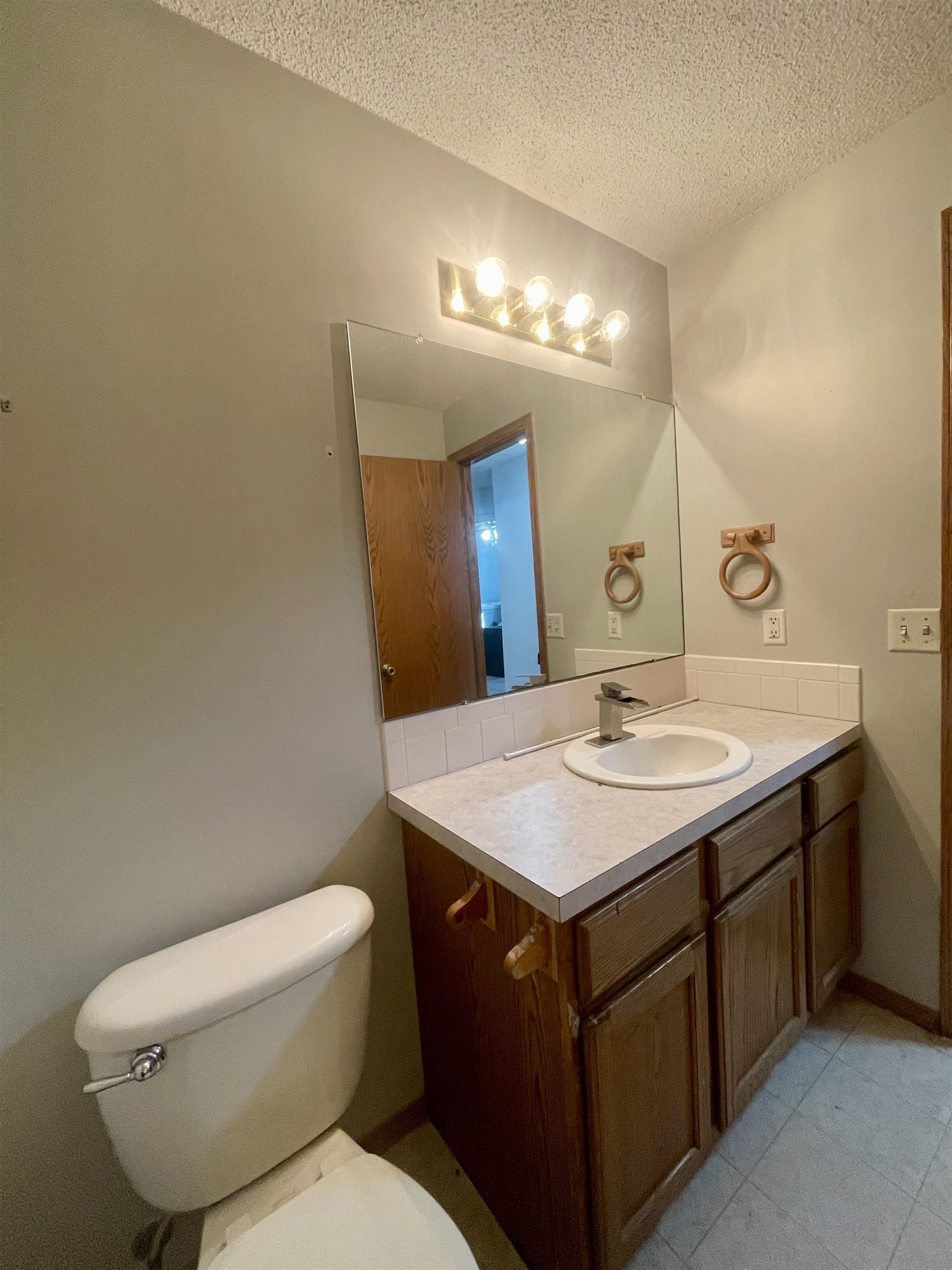 1705 S Shefford Cir, Wichita, Kansas image 30