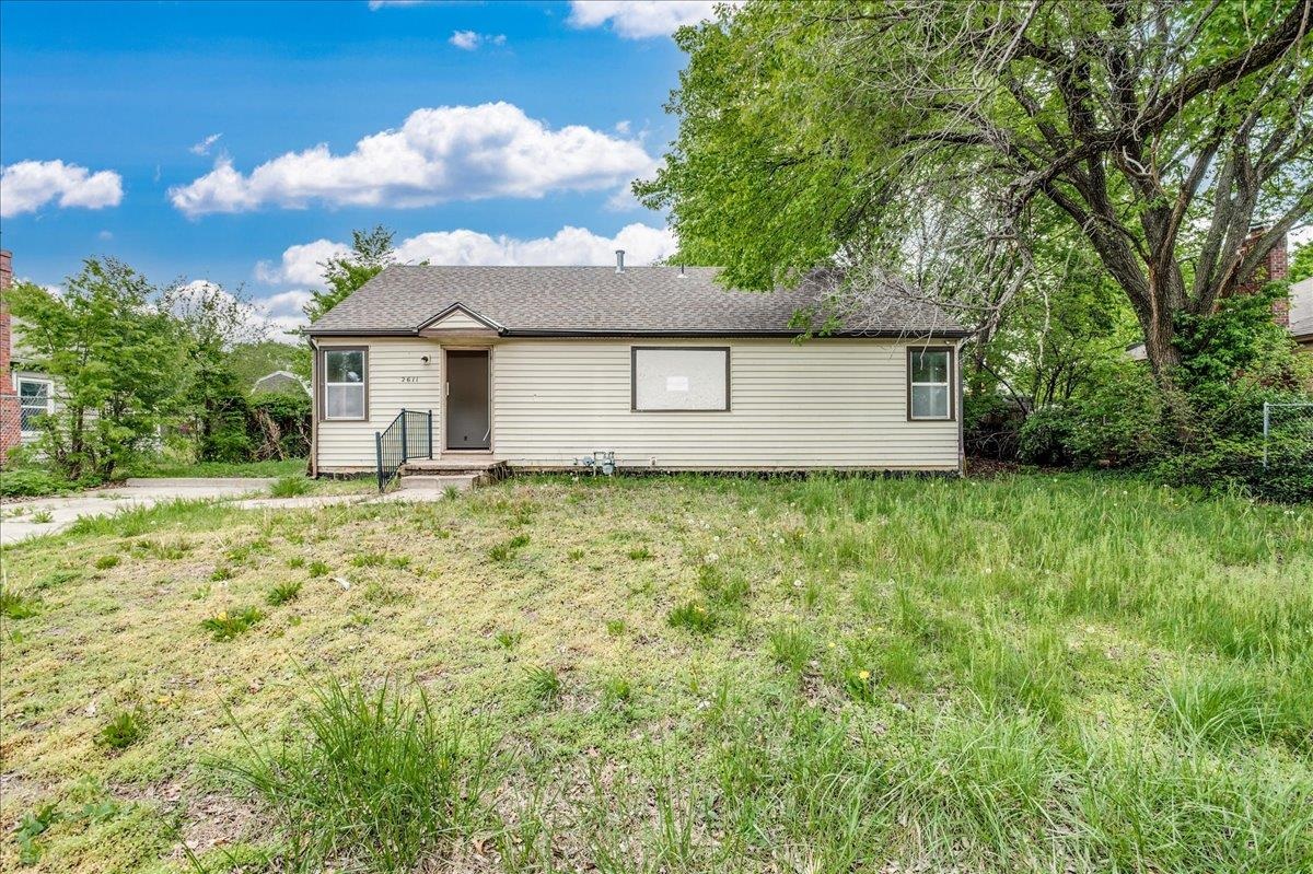 2611 N Shadybrook Ln, Wichita, Kansas image 1