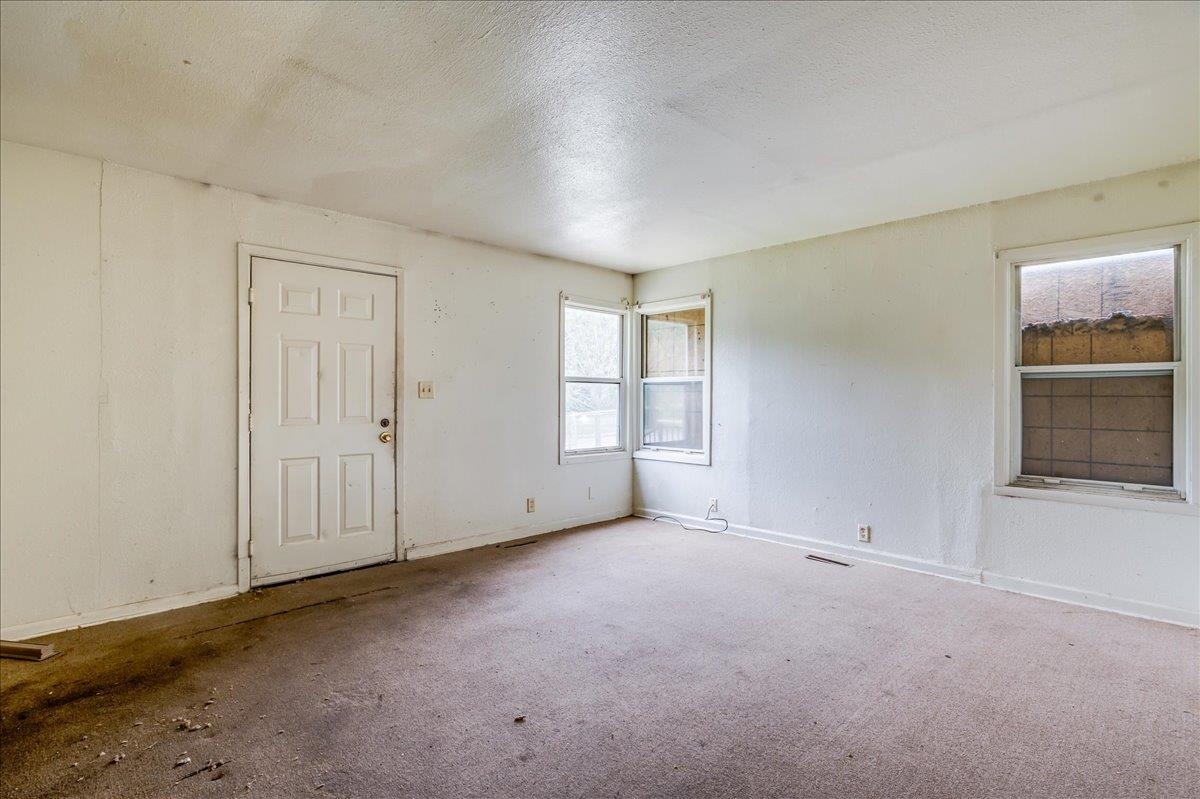 2611 N Shadybrook Ln, Wichita, Kansas image 2