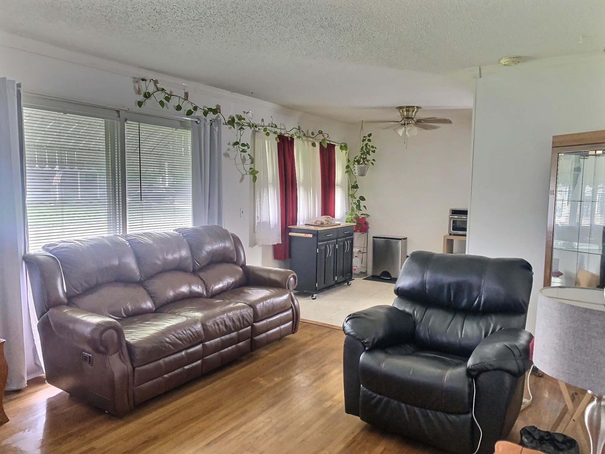 3314 S Chase Ave, Wichita, Kansas image 2