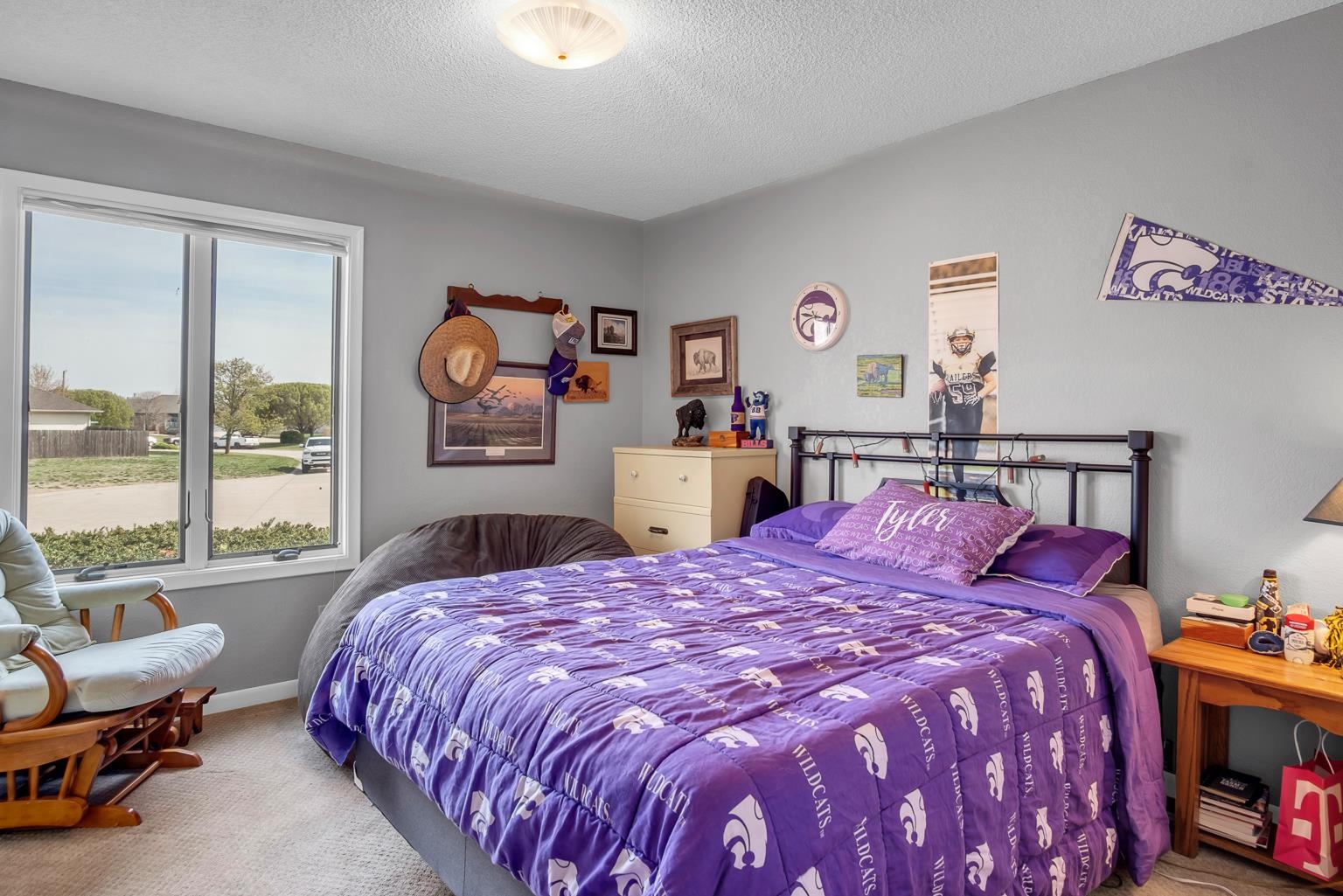 Newton, Kansas 67114, United States, 4 Bedrooms Bedrooms, ,3 BathroomsBathrooms,Residential,Pending,61138