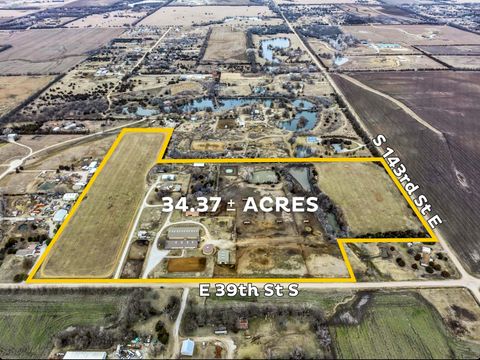 Homes For Sale - 13930 E 39th St S<br/> Sedgwick County, Derby, KS 67037