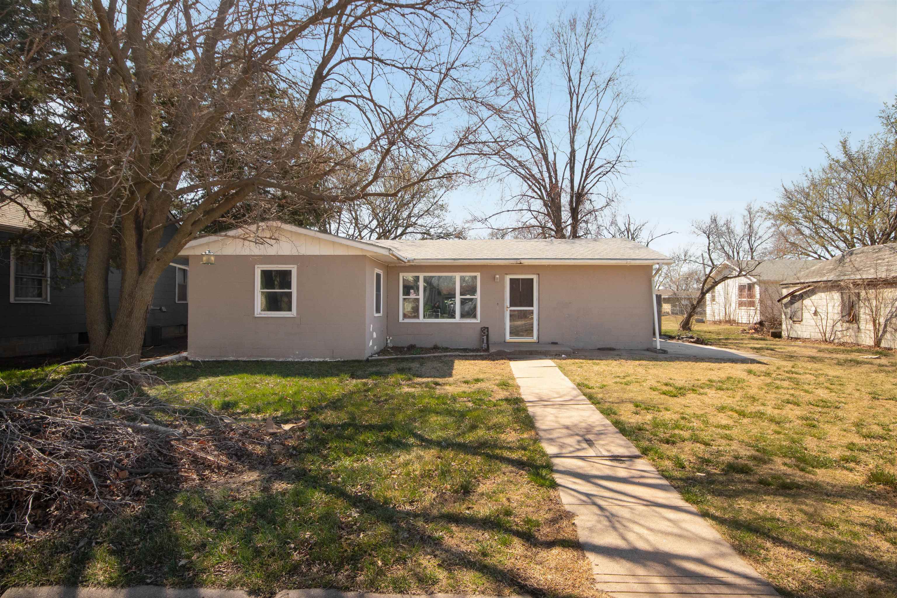 319 W Ruth St, Moundridge, Kansas image 1