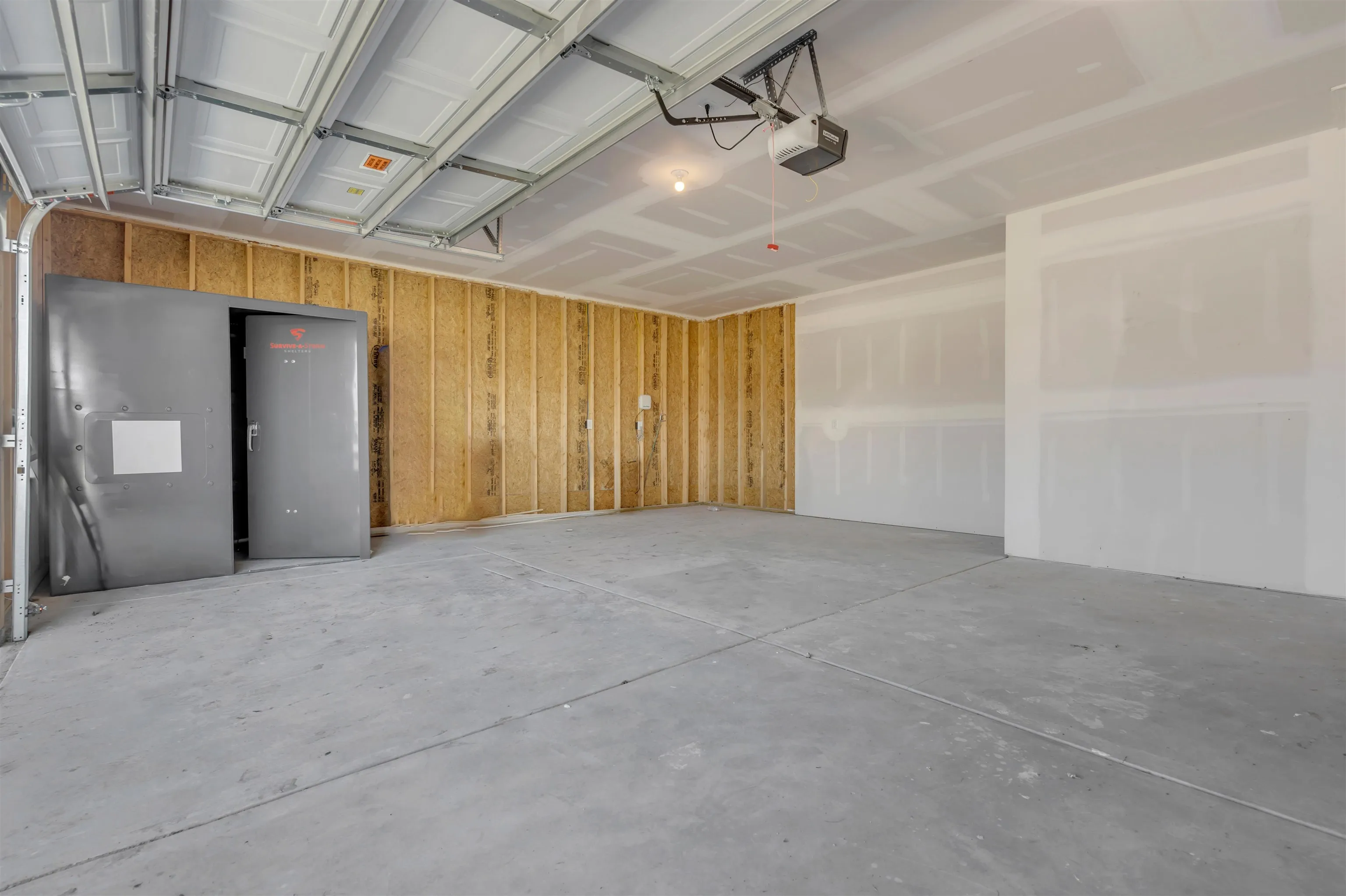 McPherson, Kansas 67460, United States, 4 Bedrooms Bedrooms, ,2 BathroomsBathrooms,Residential,Active,47197