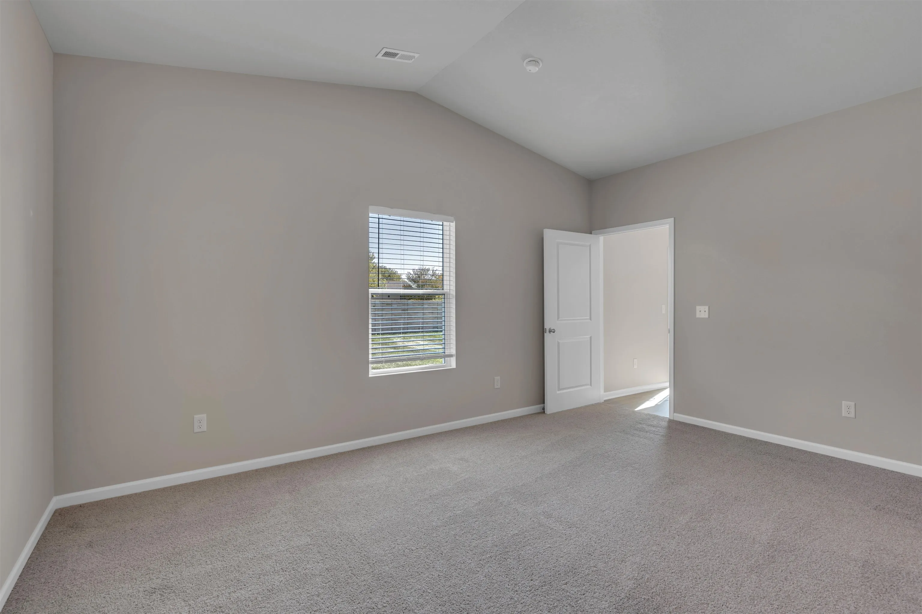 McPherson, Kansas 67460, United States, 4 Bedrooms Bedrooms, ,2 BathroomsBathrooms,Residential,Active,47197