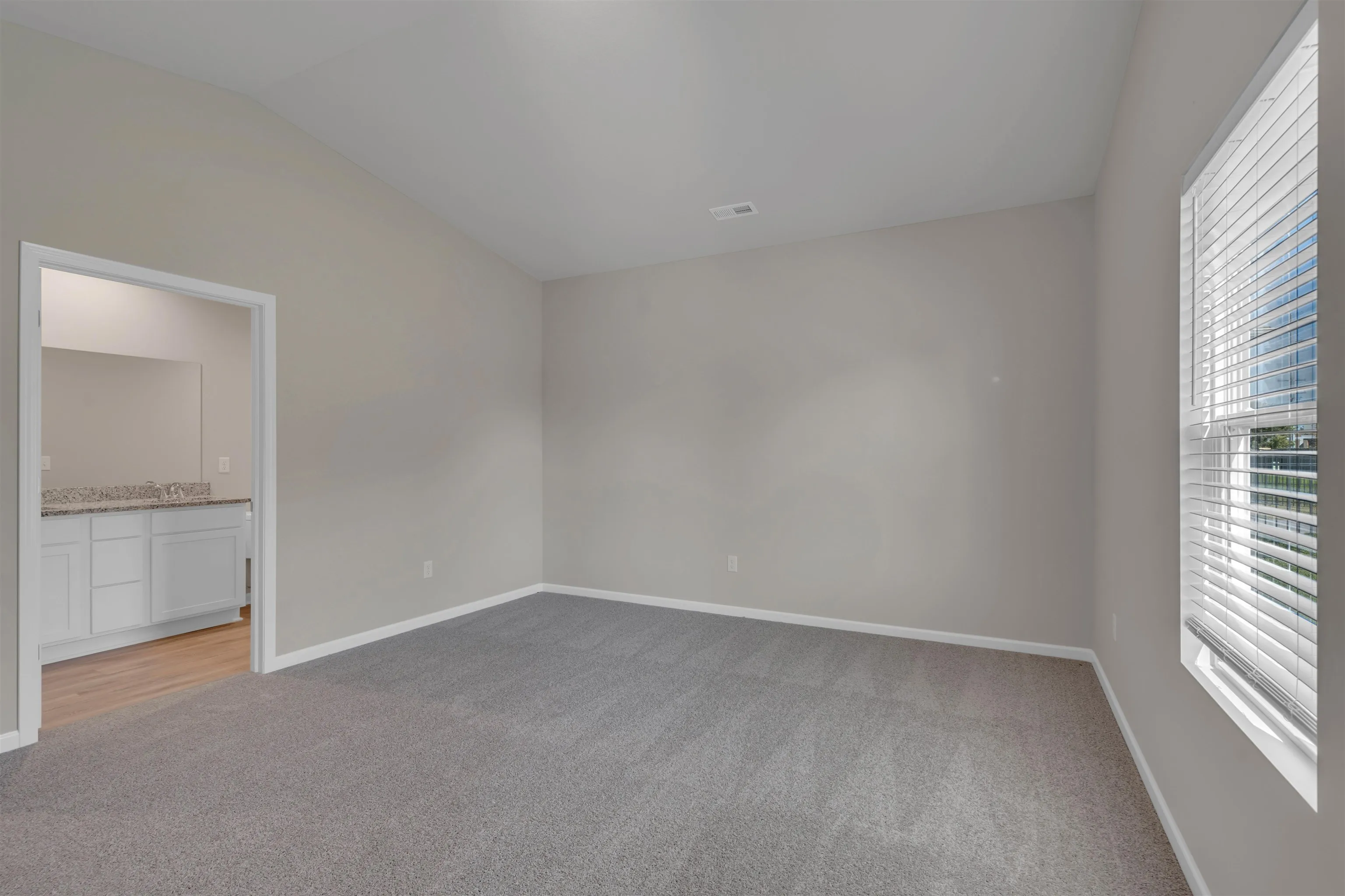 McPherson, Kansas 67460, United States, 4 Bedrooms Bedrooms, ,2 BathroomsBathrooms,Residential,Active,47197