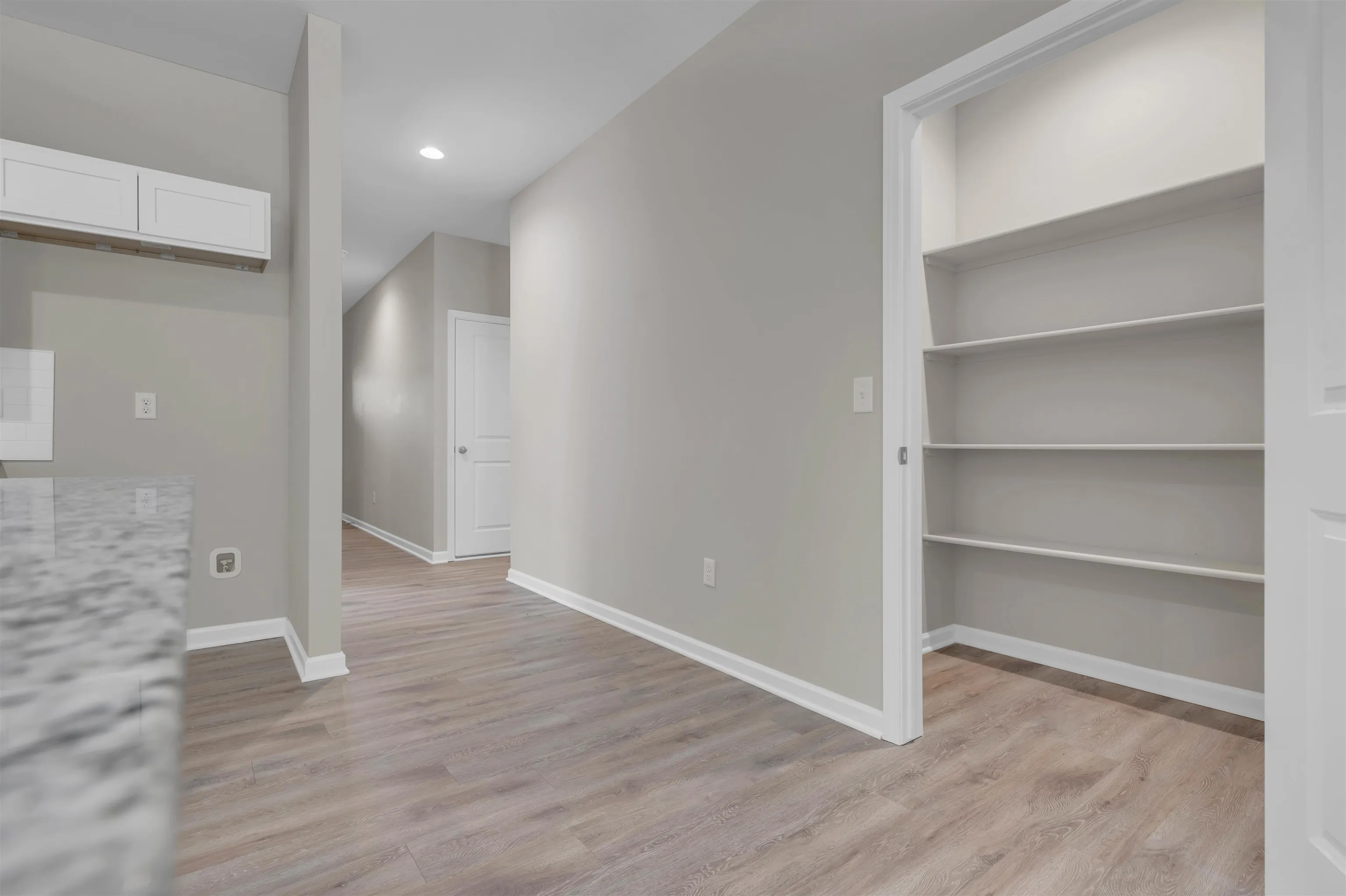 McPherson, Kansas 67460, United States, 4 Bedrooms Bedrooms, ,2 BathroomsBathrooms,Residential,Active,47197