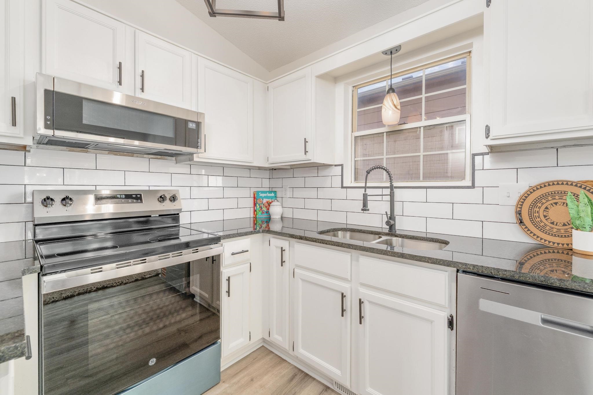 2501 N Beacon Hill St, Wichita, Kansas image 14