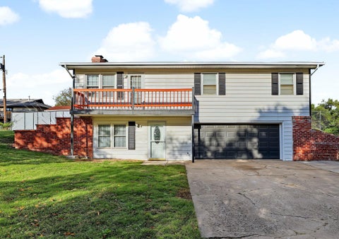 Photo of 3123 S Valley Forge St, Wichita, KS 67210 (MLS # 680503)