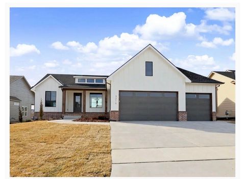 Homes For Sale - 16225 W Meribeau Ct<br/> Wichita, KS 67052