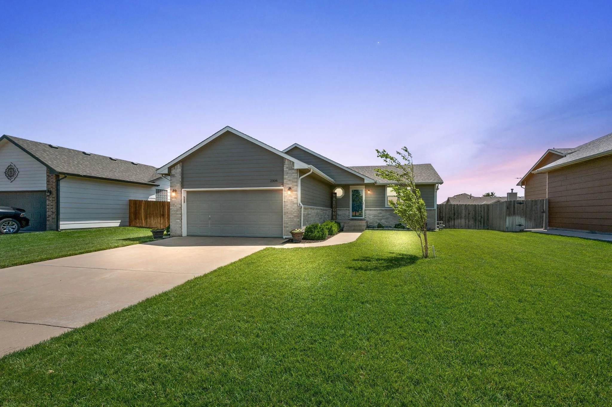 Wichita, Kansas 67235, United States, 3 Bedrooms Bedrooms, ,3 BathroomsBathrooms,Residential,Pending,158707