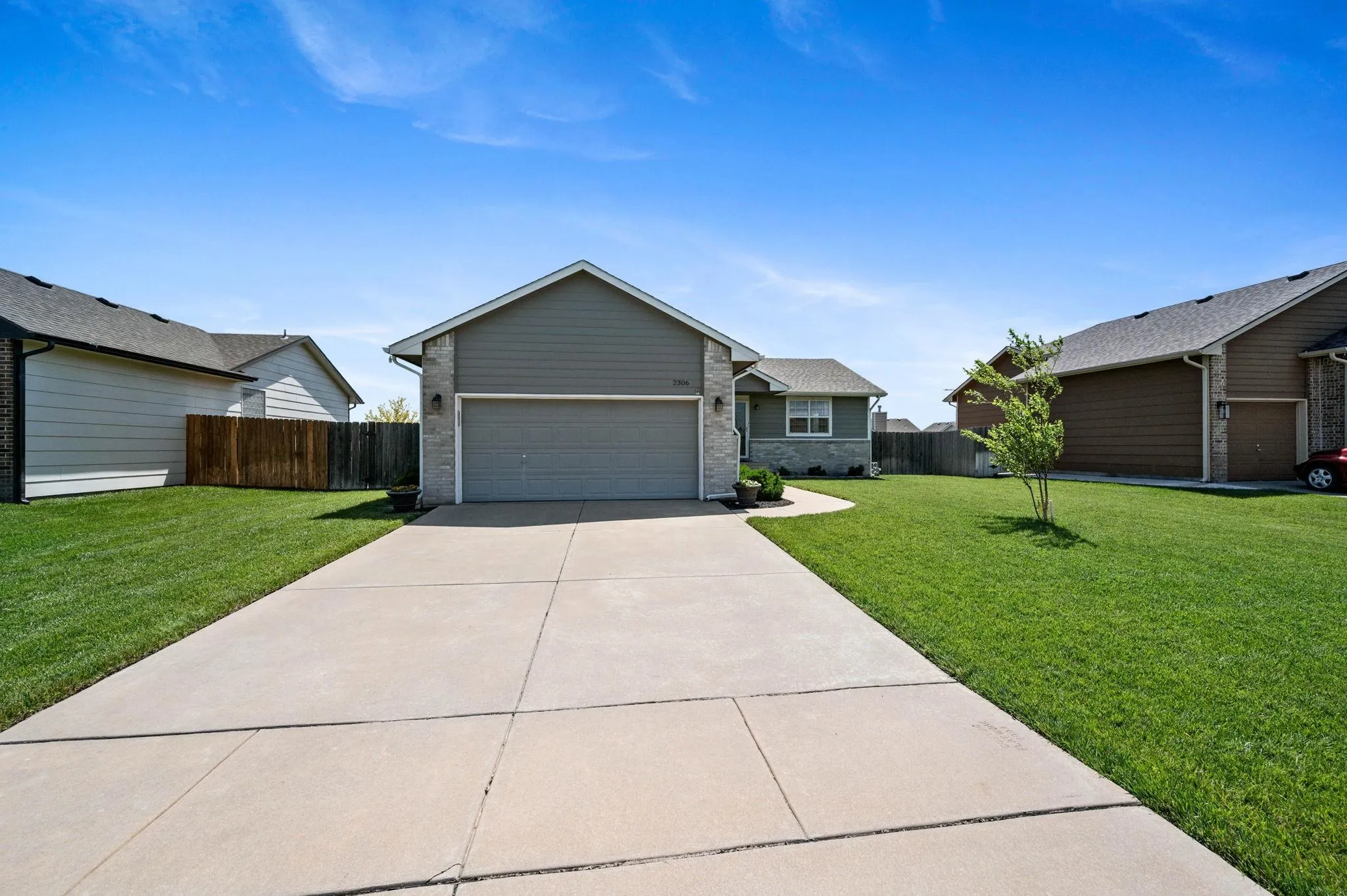 Wichita, Kansas 67235, United States, 3 Bedrooms Bedrooms, ,3 BathroomsBathrooms,Residential,Pending,158707