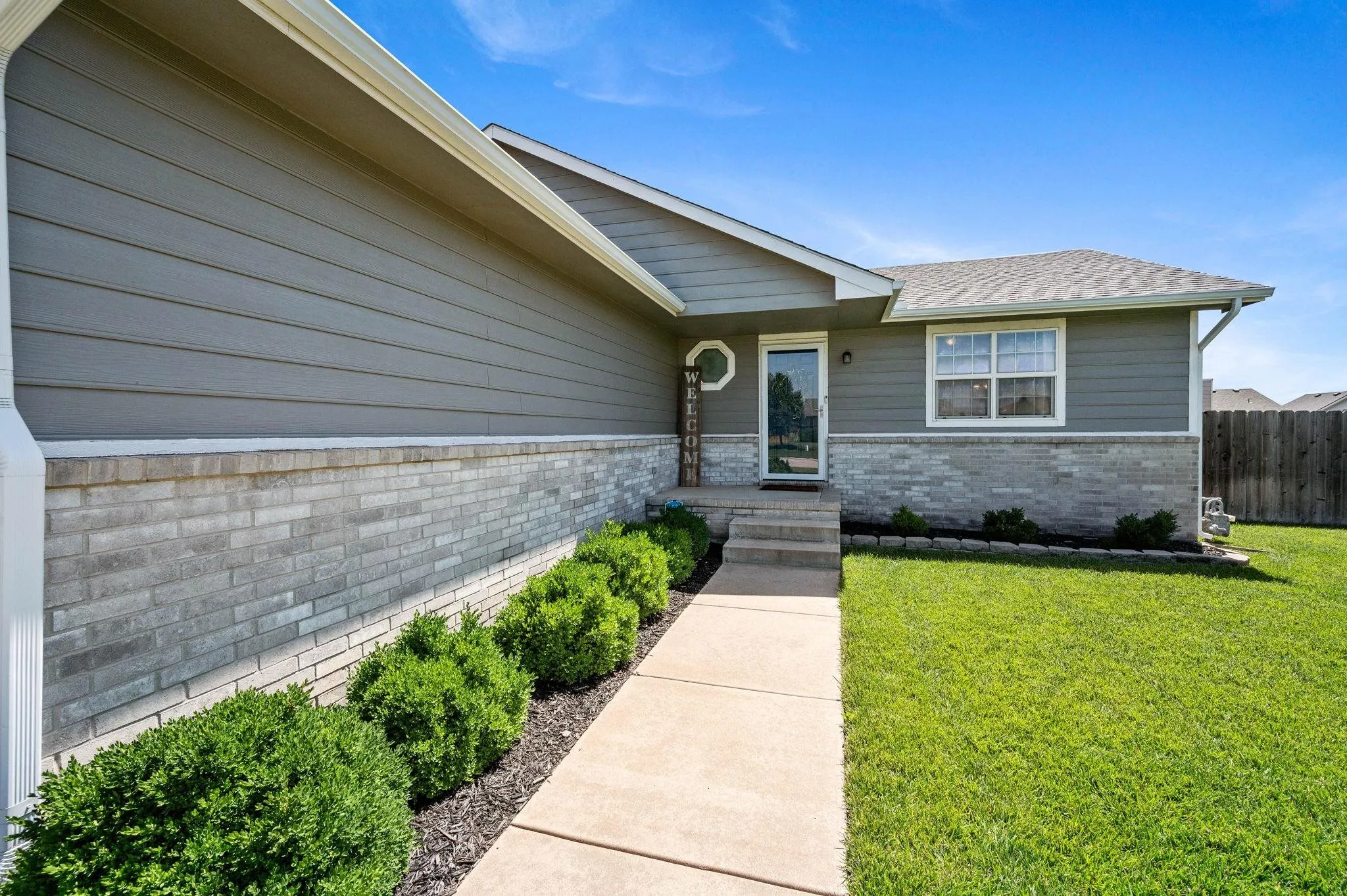 Wichita, Kansas 67235, United States, 3 Bedrooms Bedrooms, ,3 BathroomsBathrooms,Residential,Pending,158707