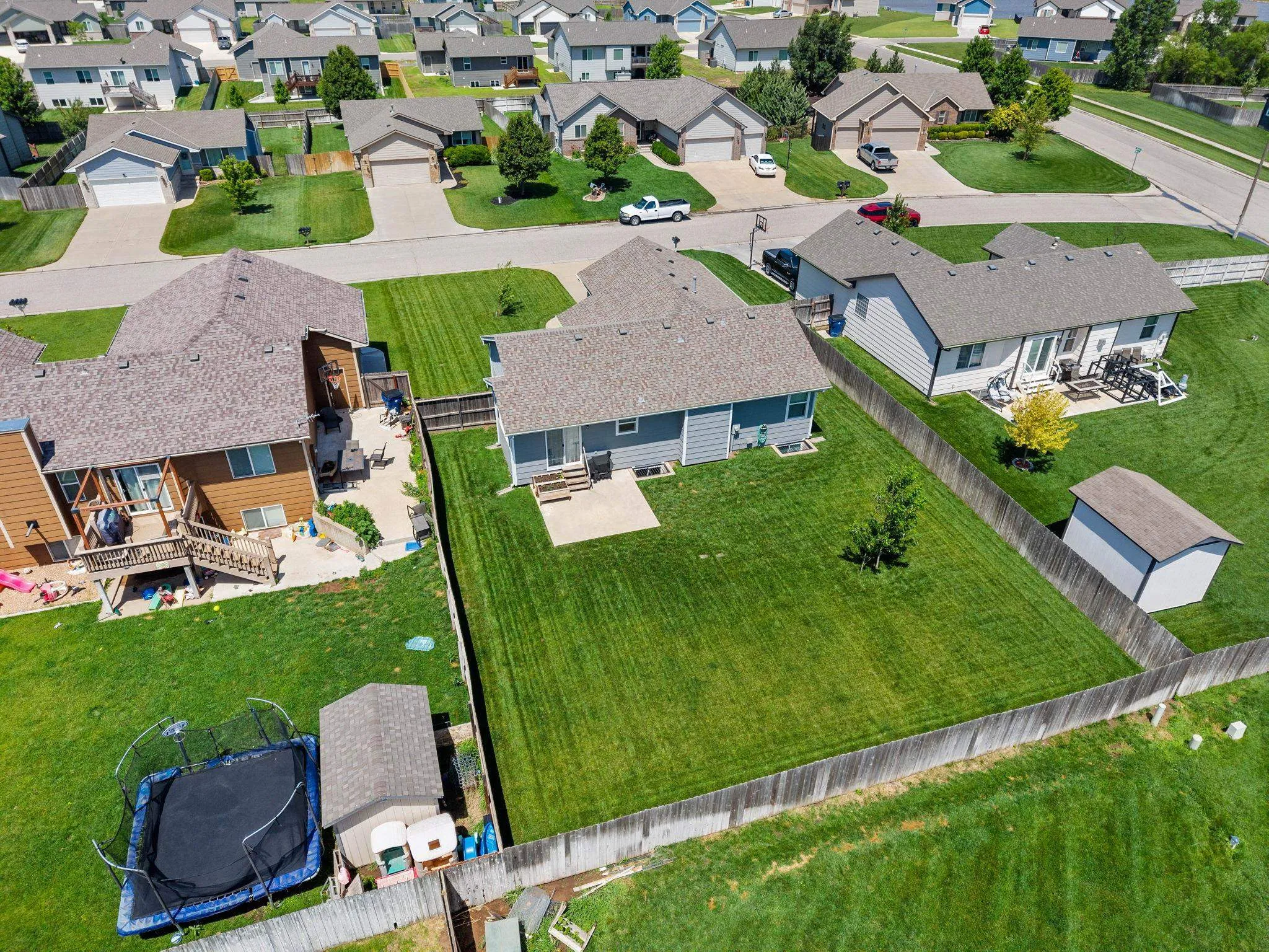 Wichita, Kansas 67235, United States, 3 Bedrooms Bedrooms, ,3 BathroomsBathrooms,Residential,Pending,158707