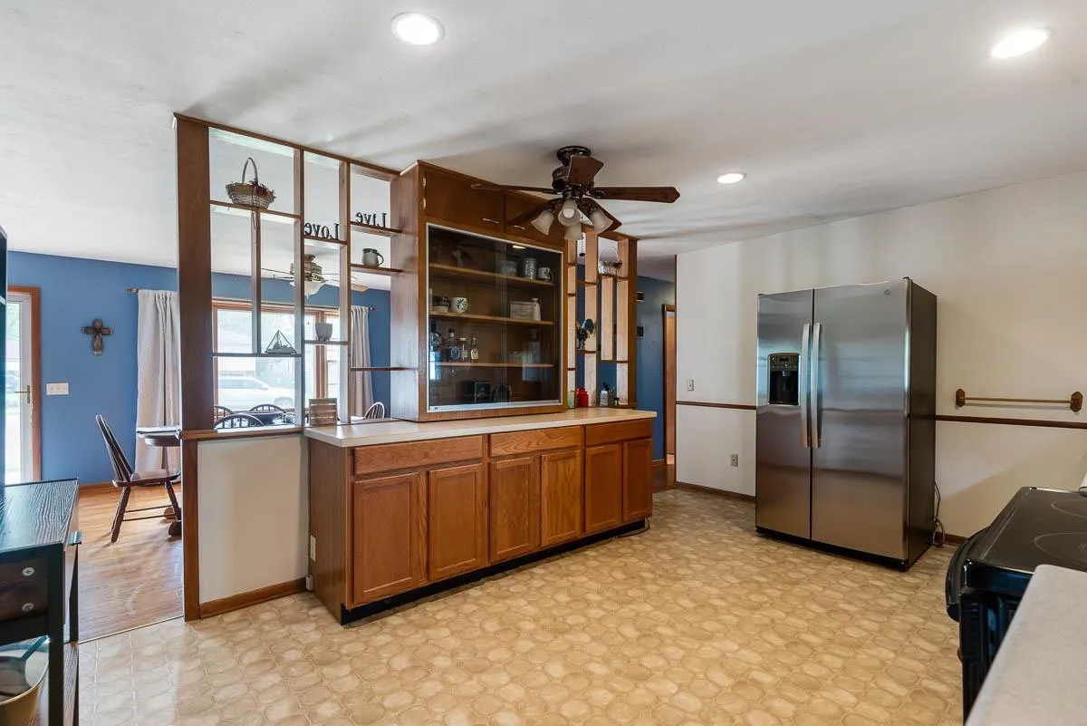 Wellsville, Kansas 66092, United States, 3 Bedrooms Bedrooms, ,2 BathroomsBathrooms,Residential,Pending,123555