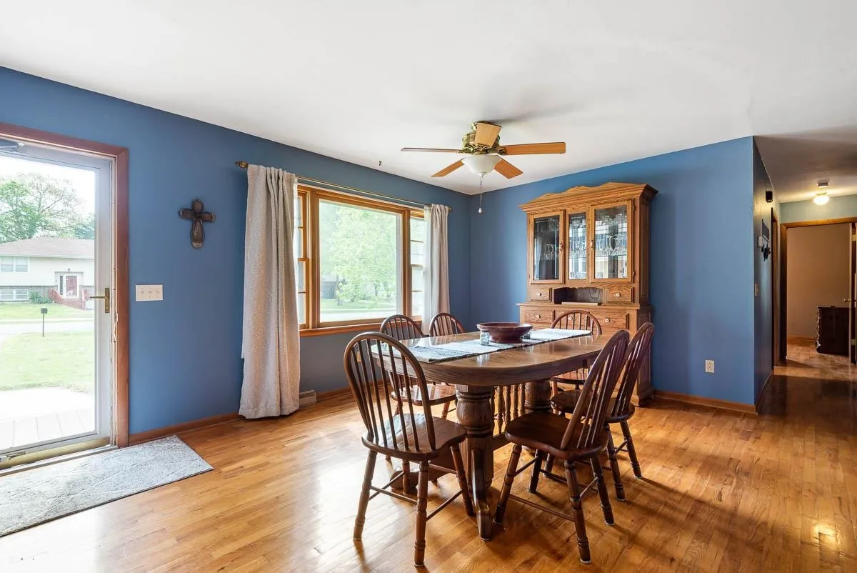 Wellsville, Kansas 66092, United States, 3 Bedrooms Bedrooms, ,2 BathroomsBathrooms,Residential,Pending,123555