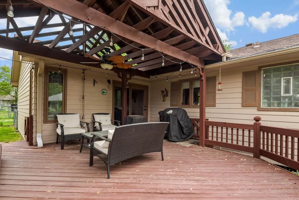 Wellsville, Kansas 66092, United States, 3 Bedrooms Bedrooms, ,2 BathroomsBathrooms,Residential,Pending,123555