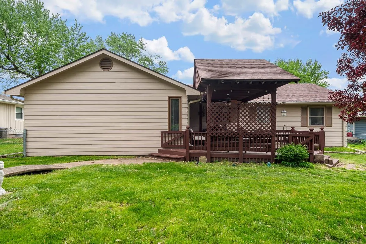 Wellsville, Kansas 66092, United States, 3 Bedrooms Bedrooms, ,2 BathroomsBathrooms,Residential,Pending,123555