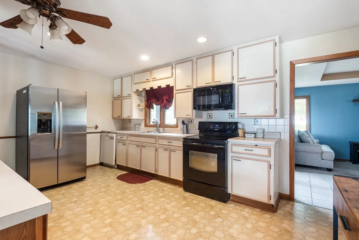 Wellsville, Kansas 66092, United States, 3 Bedrooms Bedrooms, ,2 BathroomsBathrooms,Residential,Pending,123555