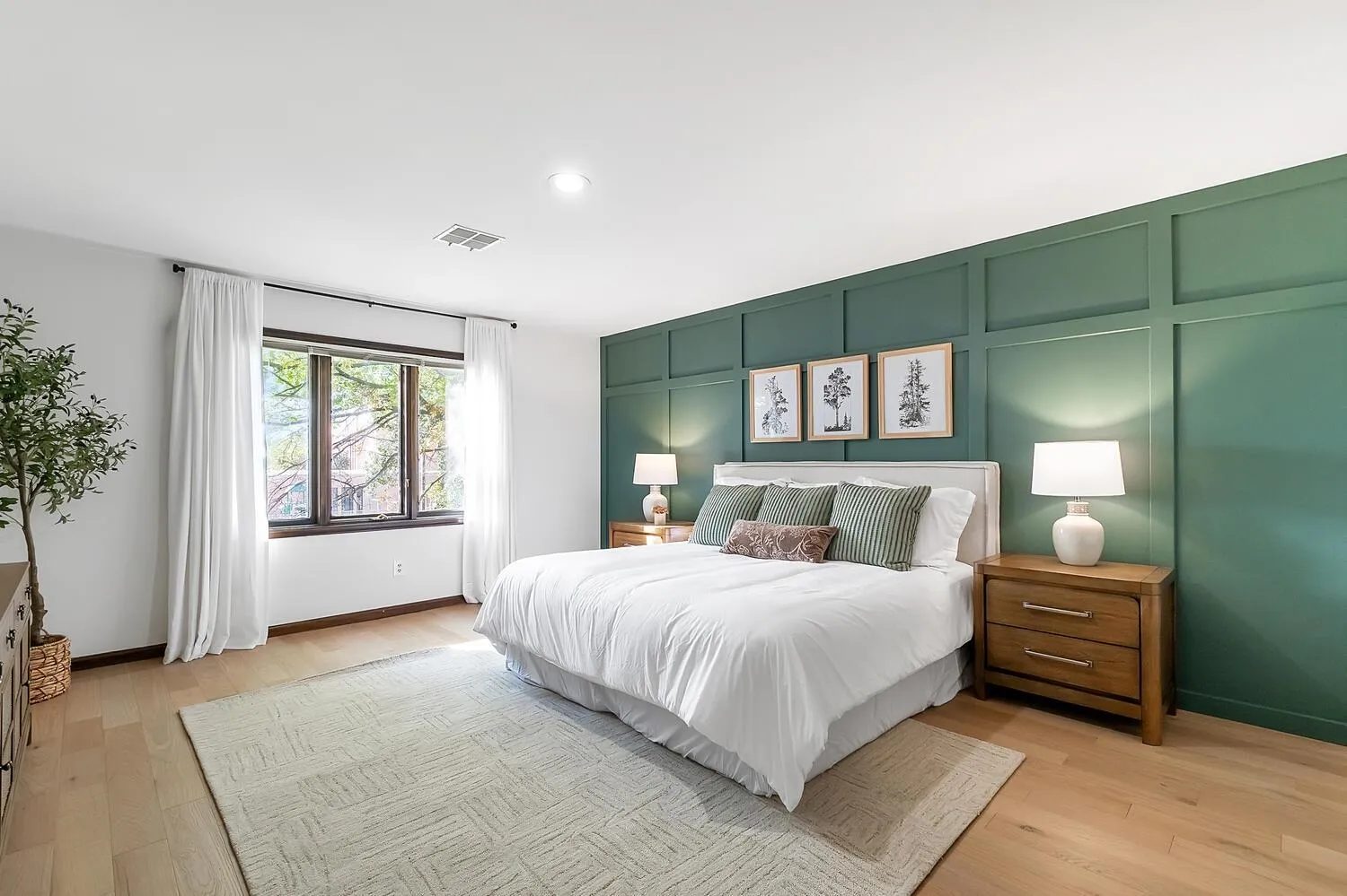 Wichita, Kansas 67206, United States, 4 Bedrooms Bedrooms, ,5 BathroomsBathrooms,Residential,Pending,246462