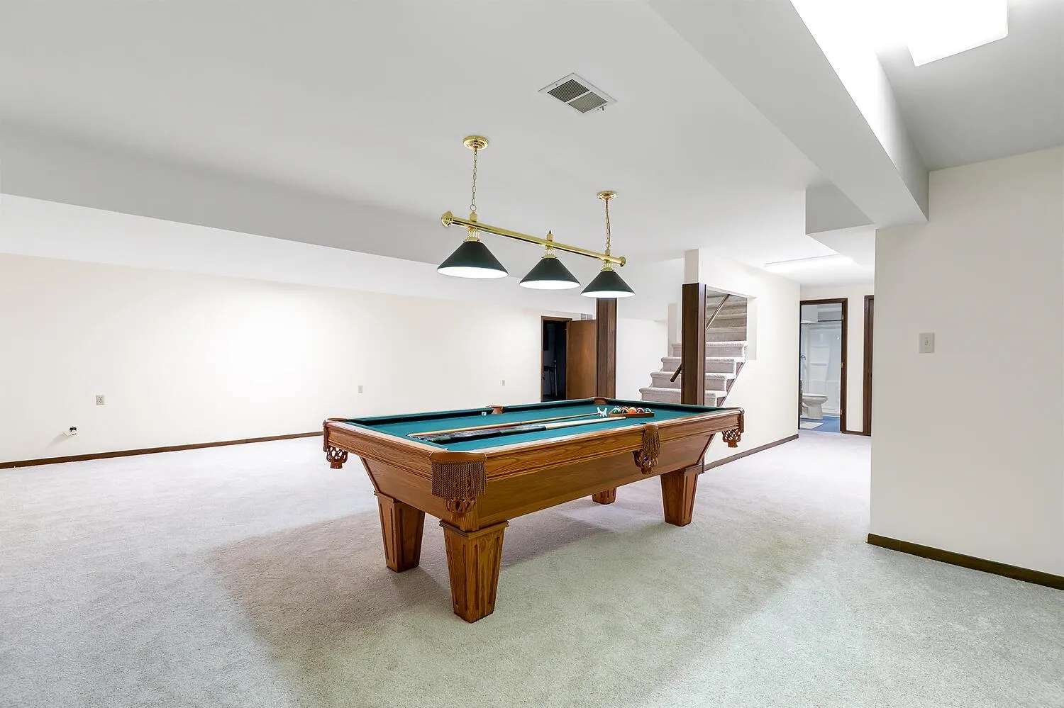 Wichita, Kansas 67206, United States, 4 Bedrooms Bedrooms, ,5 BathroomsBathrooms,Residential,Pending,246462