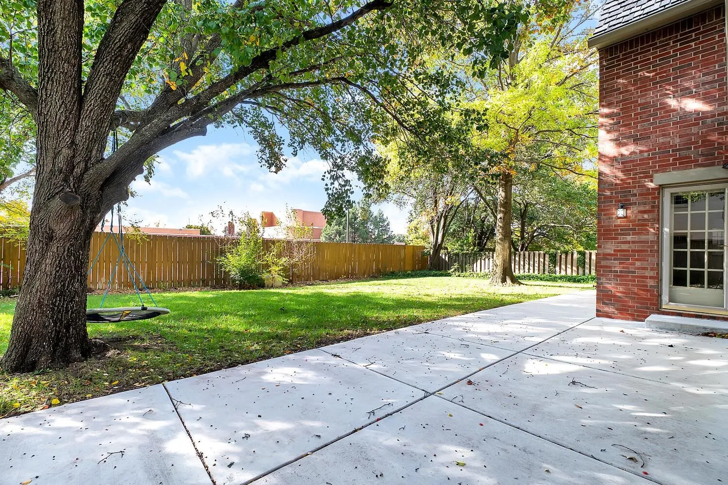 Wichita, Kansas 67206, United States, 4 Bedrooms Bedrooms, ,5 BathroomsBathrooms,Residential,Pending,246462