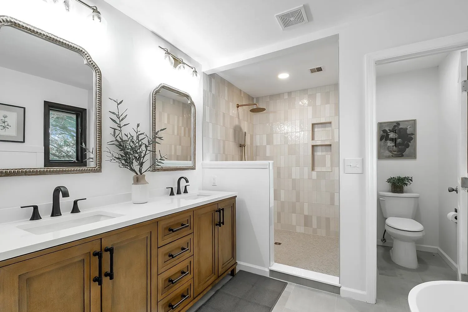 Wichita, Kansas 67206, United States, 4 Bedrooms Bedrooms, ,5 BathroomsBathrooms,Residential,Pending,246462