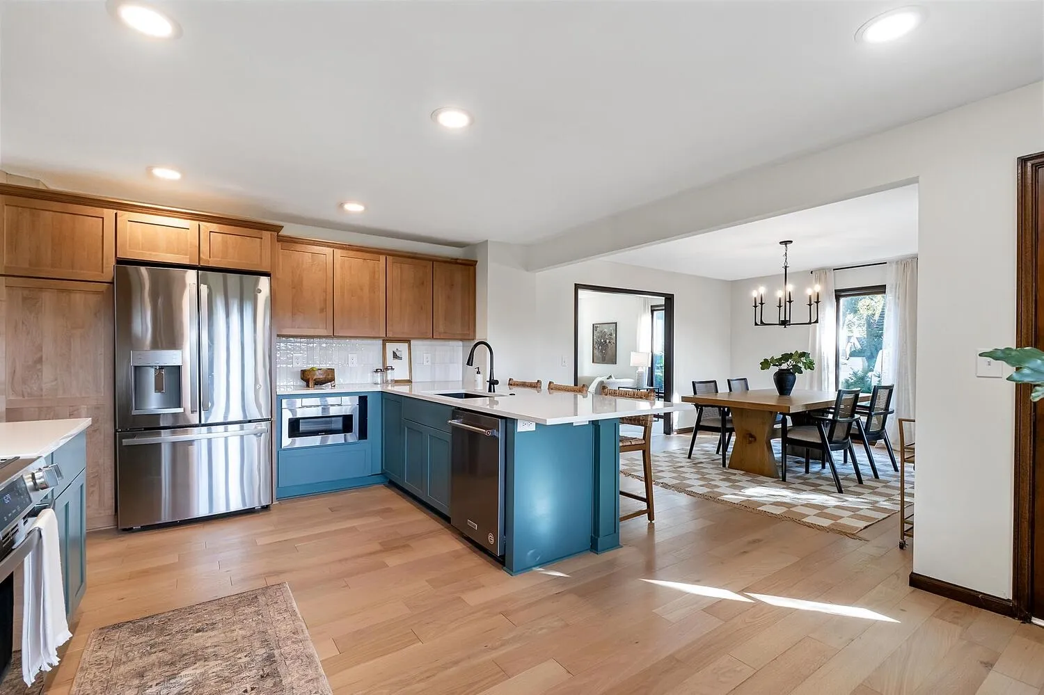 Wichita, Kansas 67206, United States, 4 Bedrooms Bedrooms, ,5 BathroomsBathrooms,Residential,Pending,246462