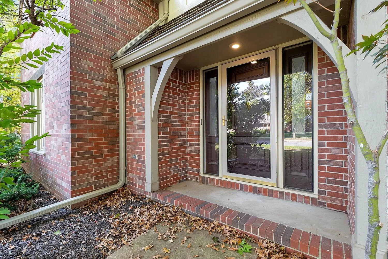 Wichita, Kansas 67206, United States, 4 Bedrooms Bedrooms, ,5 BathroomsBathrooms,Residential,Pending,246462