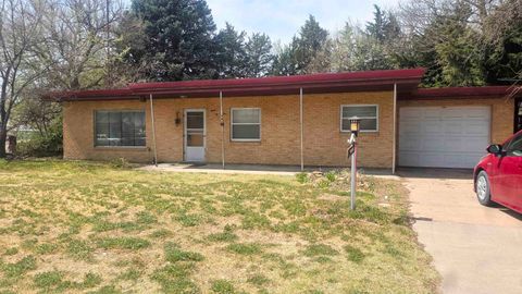 Townhouse For Sale - 1205 Main St<br/> La Crosse, KS 67548