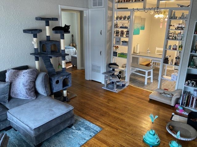 Wichita, Kansas 67213, United States, ,Residential,Pending,64489