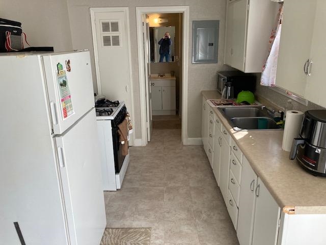 Wichita, Kansas 67213, United States, ,Residential,Pending,64489