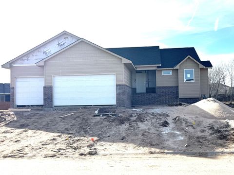 Homes For Sale - 106 E Poplar Ct<br/> Goddard, KS 67052