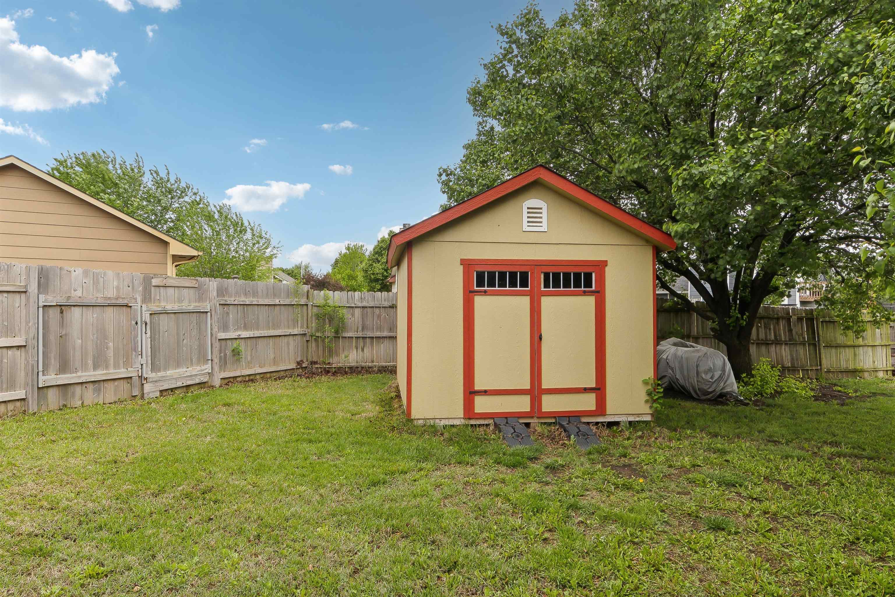 703 S Todd Cir, Wichita, Virginia image 32