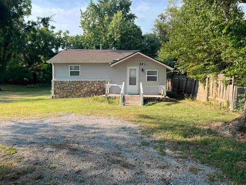 Homes For Sale - 1328 W Oklahoma Ave<br/> Cowley County, Arkansas City, KS 67005