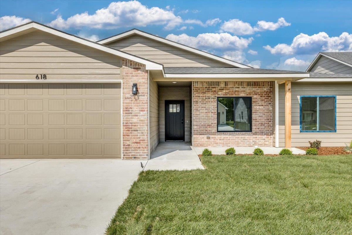 618 S Sweetwater Cir, Maize, Kansas image 2