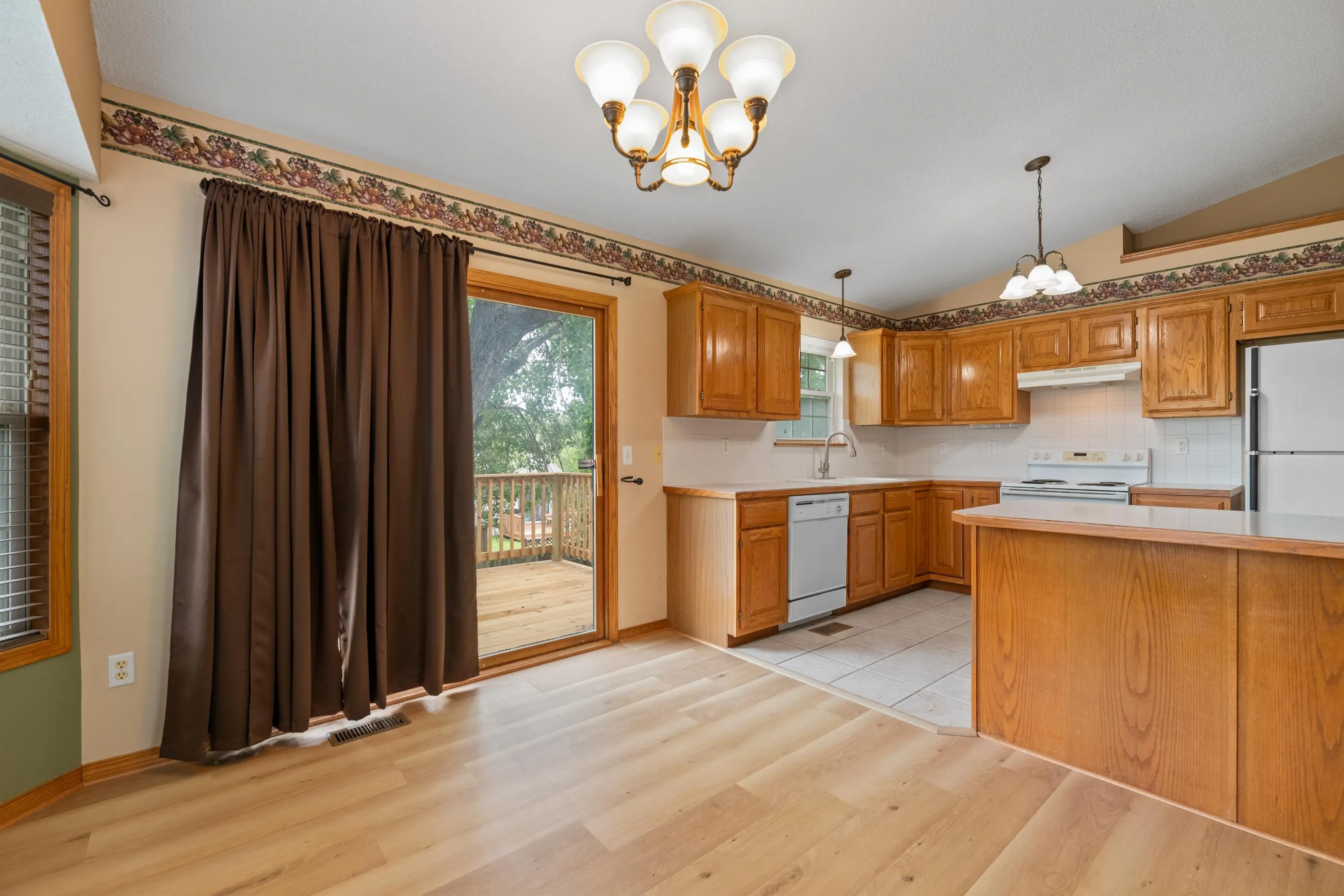 Bel Aire, Kansas 67220, United States, 3 Bedrooms Bedrooms, ,2 BathroomsBathrooms,Residential,Active,178901