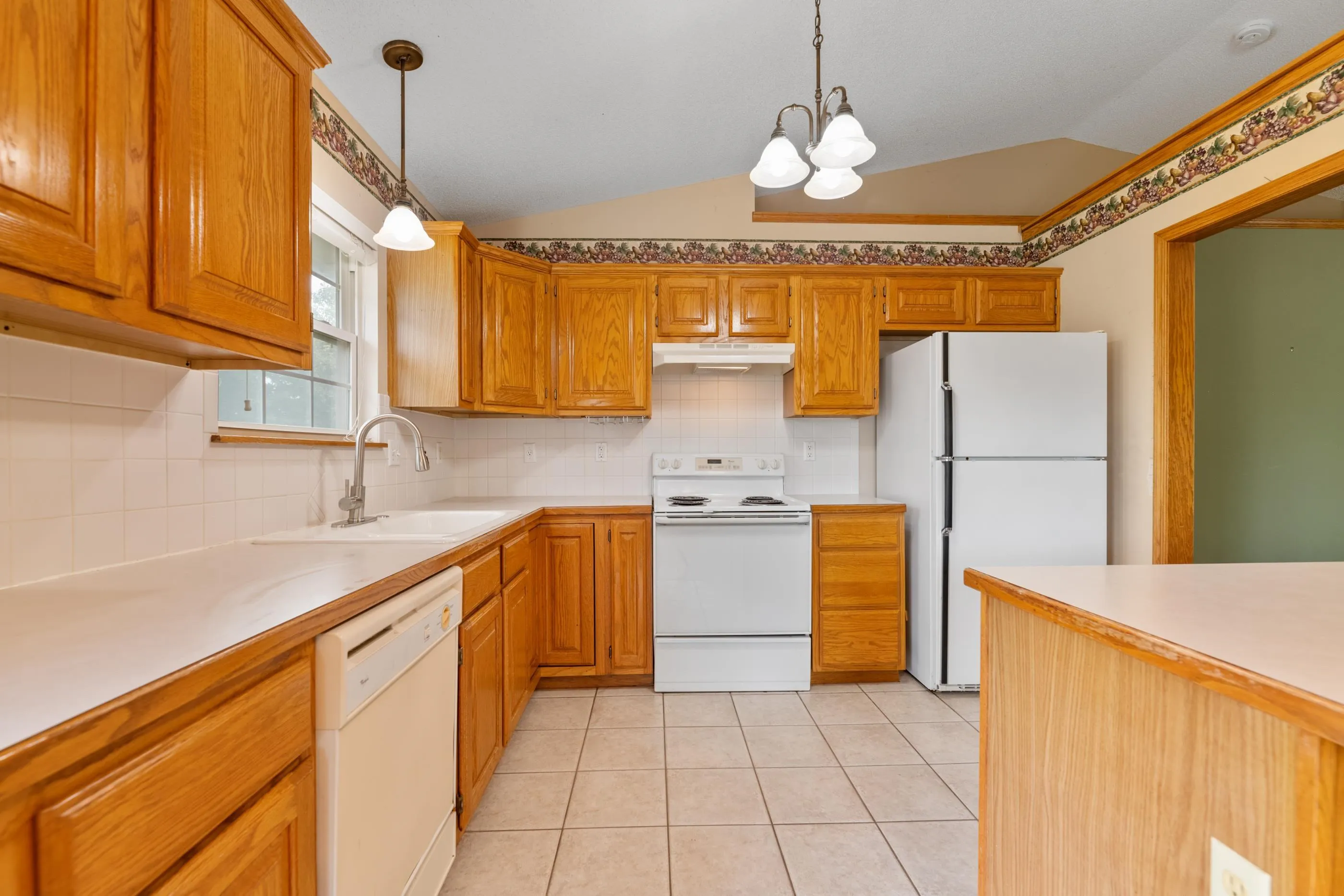 Bel Aire, Kansas 67220, United States, 3 Bedrooms Bedrooms, ,2 BathroomsBathrooms,Residential,Active,178901