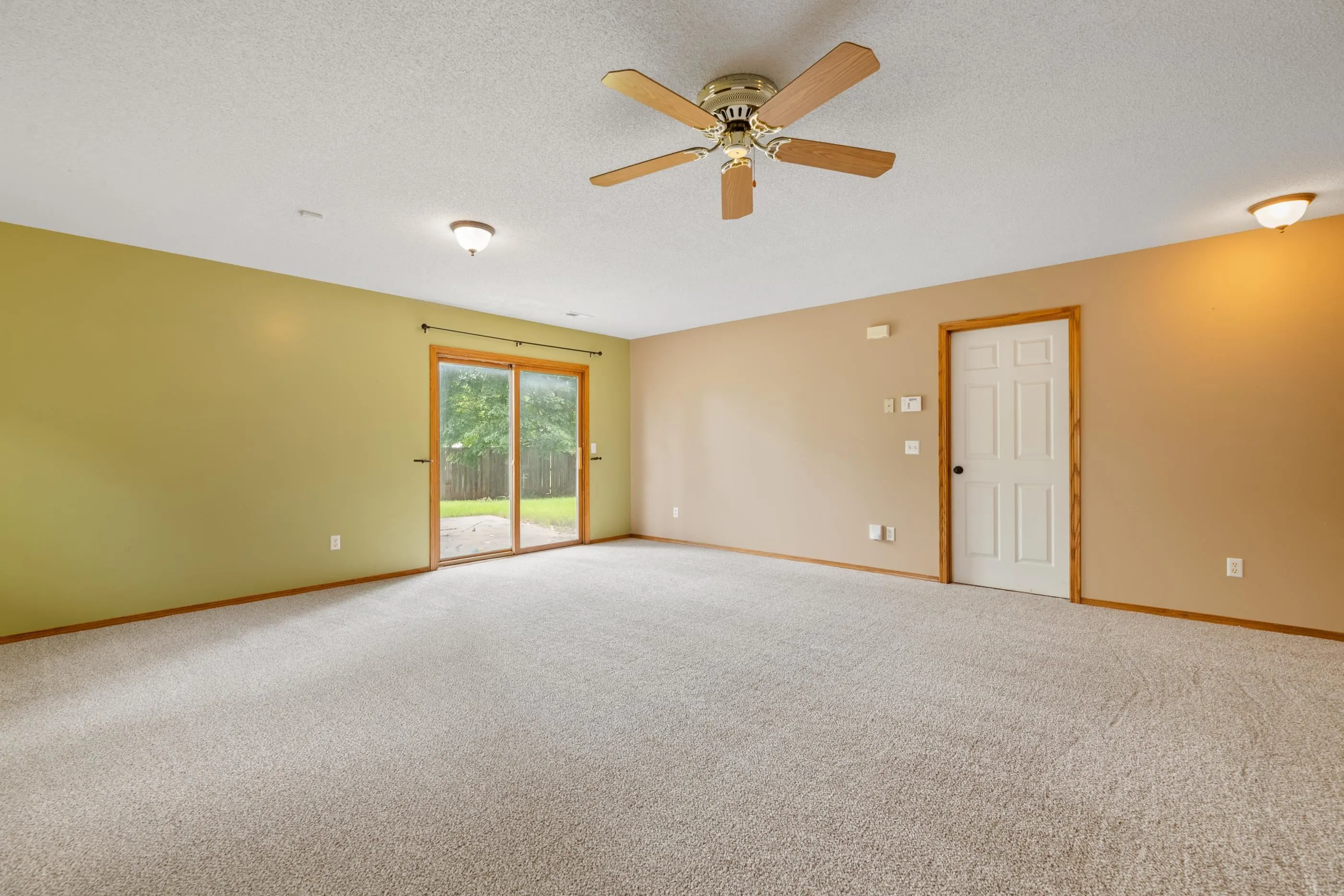 Bel Aire, Kansas 67220, United States, 3 Bedrooms Bedrooms, ,2 BathroomsBathrooms,Residential,Active,178901