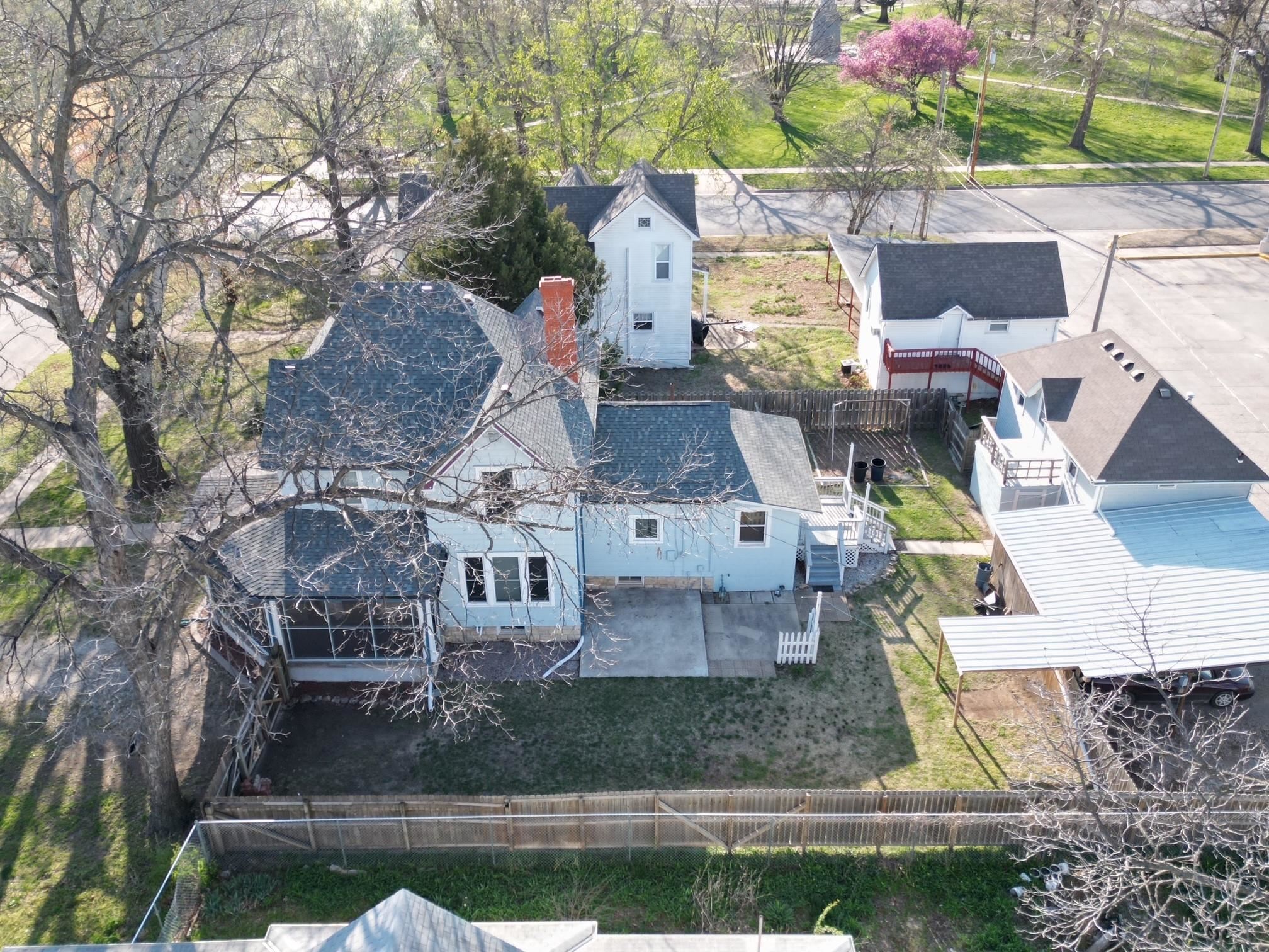 508 E 10th Ave, Winfield, Kansas image 19
