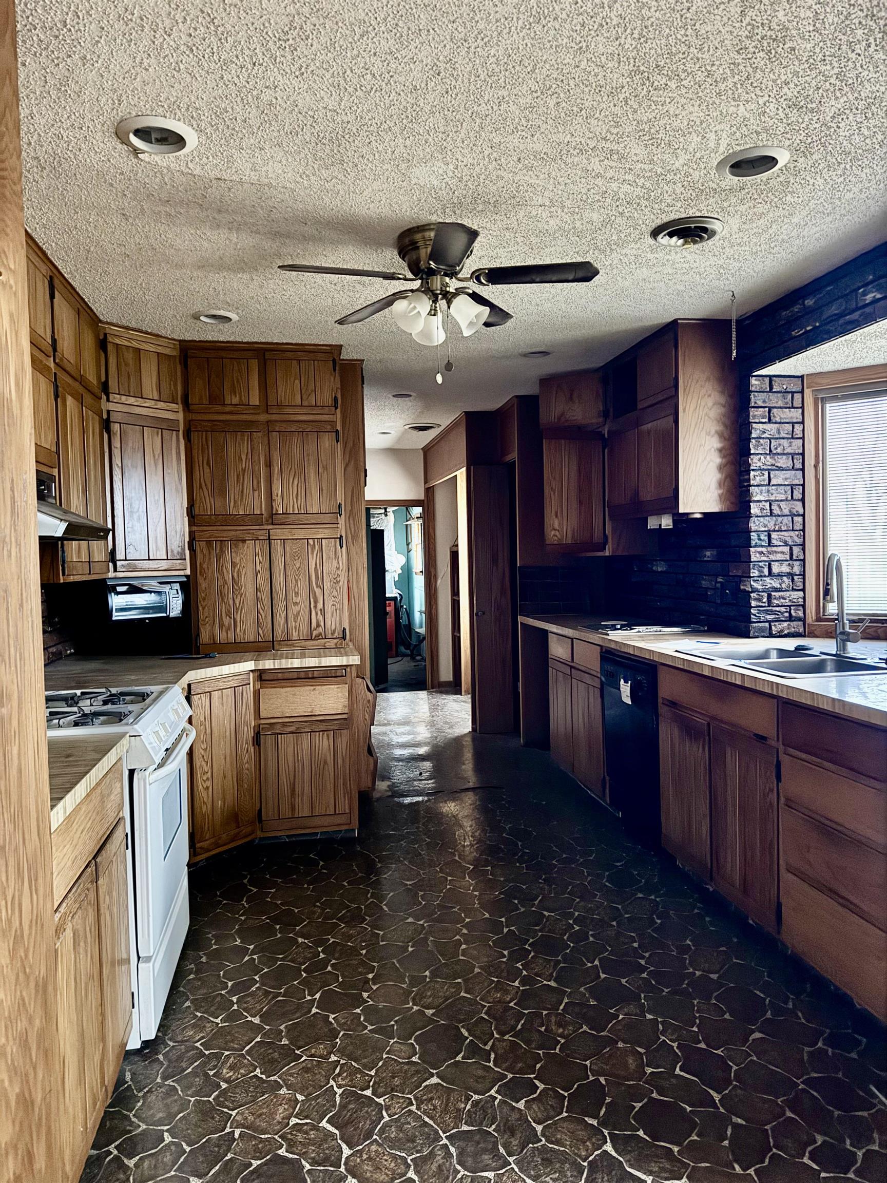 216 S Poplar St, Minneola, Virginia image 4