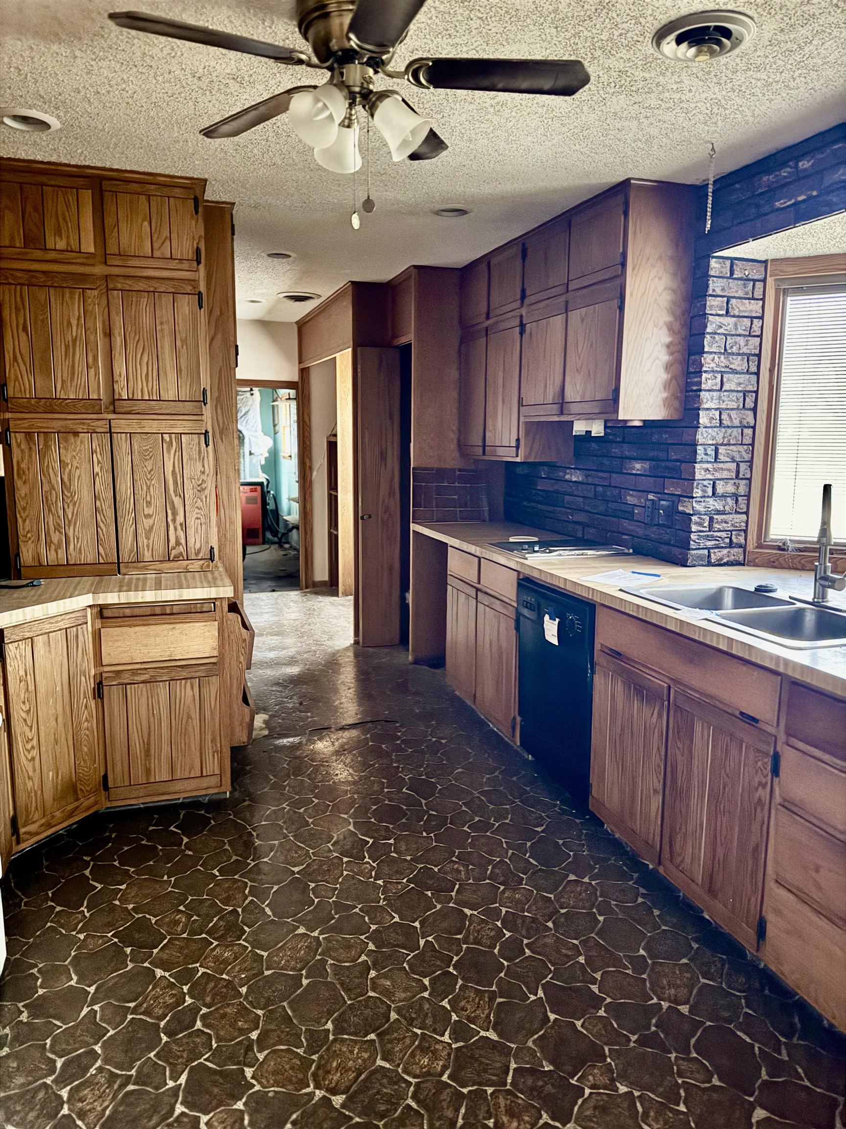 216 S Poplar St, Minneola, Virginia image 2