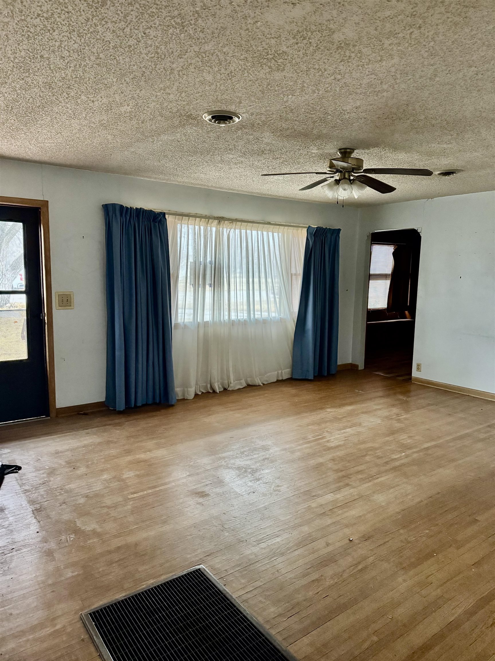 216 S Poplar St, Minneola, Virginia image 5