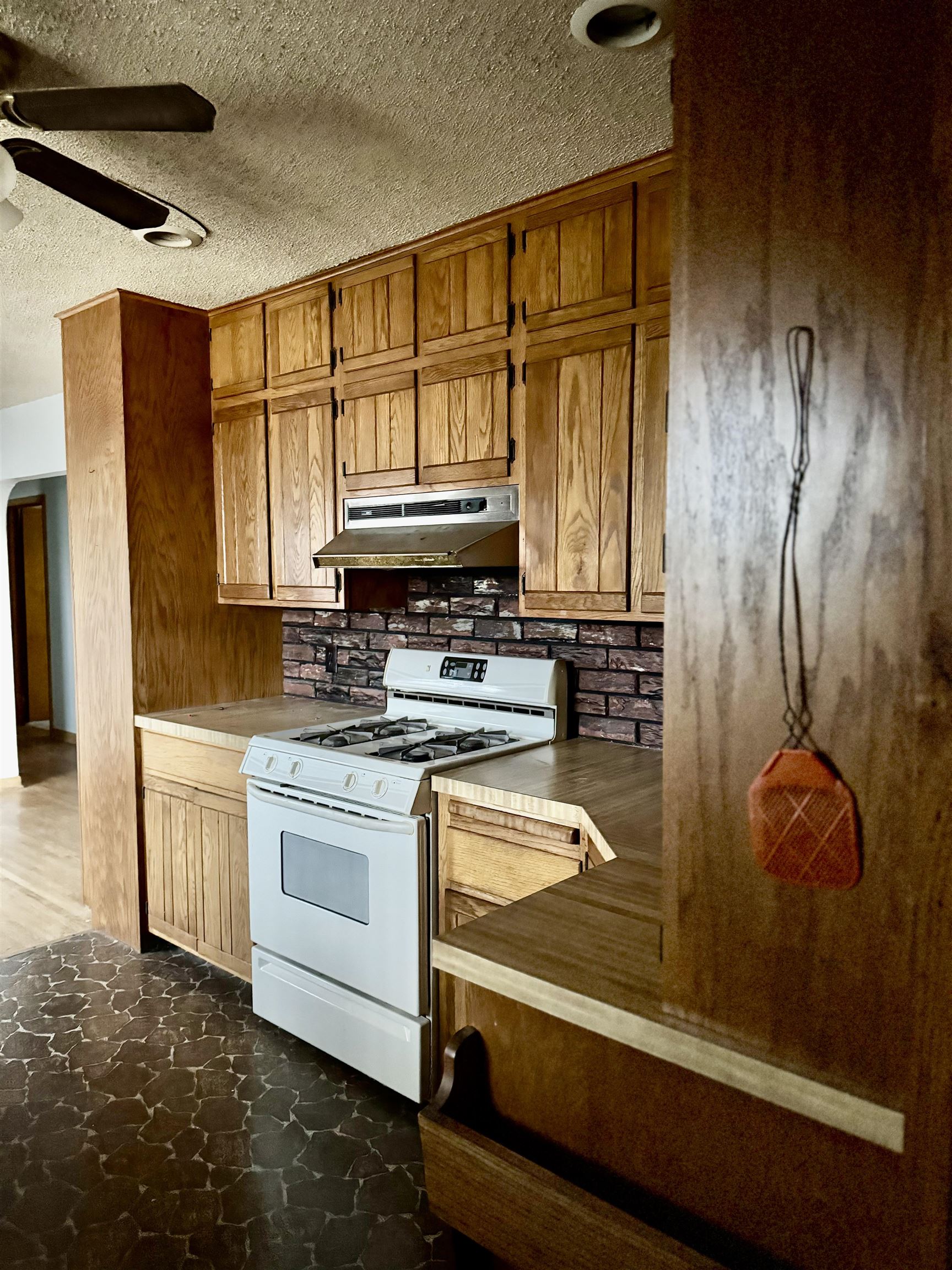 216 S Poplar St, Minneola, Virginia image 3