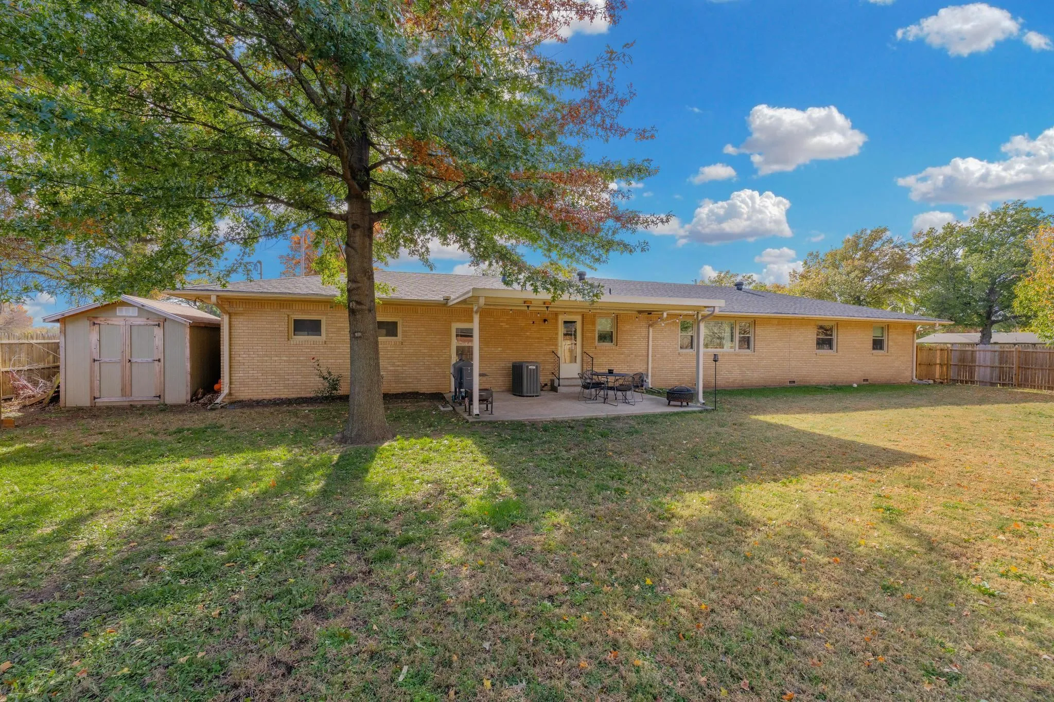 Wellington, Kansas 67152, United States, 3 Bedrooms Bedrooms, ,3 BathroomsBathrooms,Residential,Active,241941