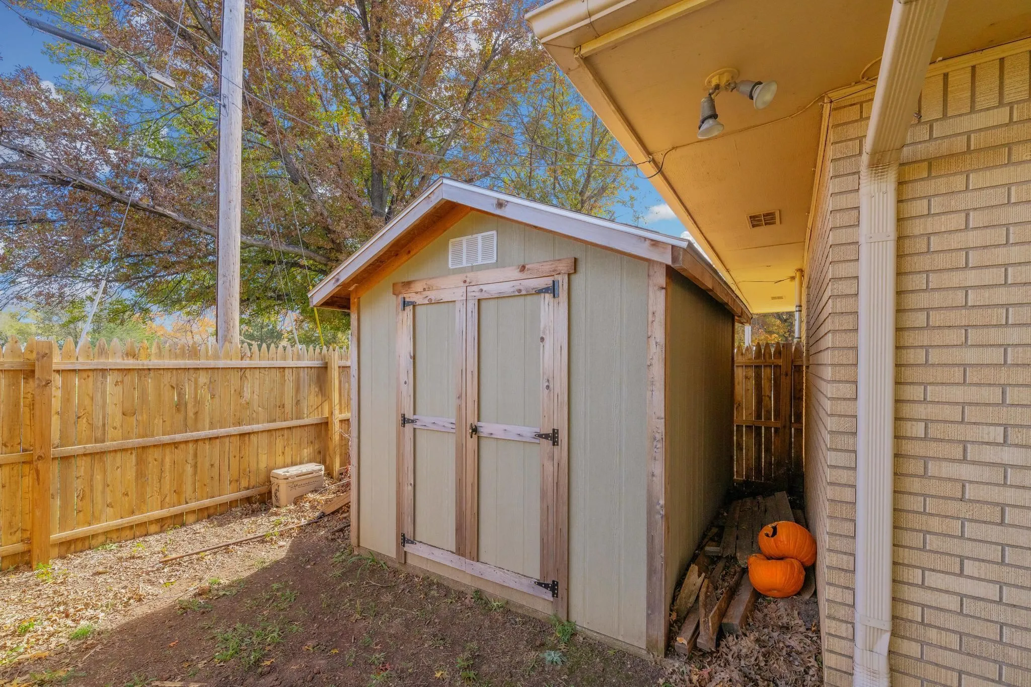 Wellington, Kansas 67152, United States, 3 Bedrooms Bedrooms, ,3 BathroomsBathrooms,Residential,Active,241941