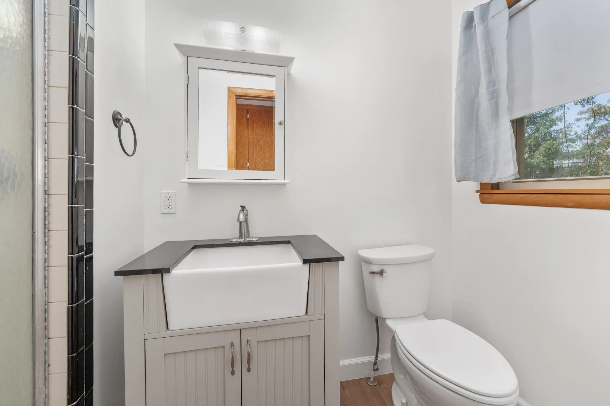 Wellington, Kansas 67152, United States, 3 Bedrooms Bedrooms, ,3 BathroomsBathrooms,Residential,Active,241941