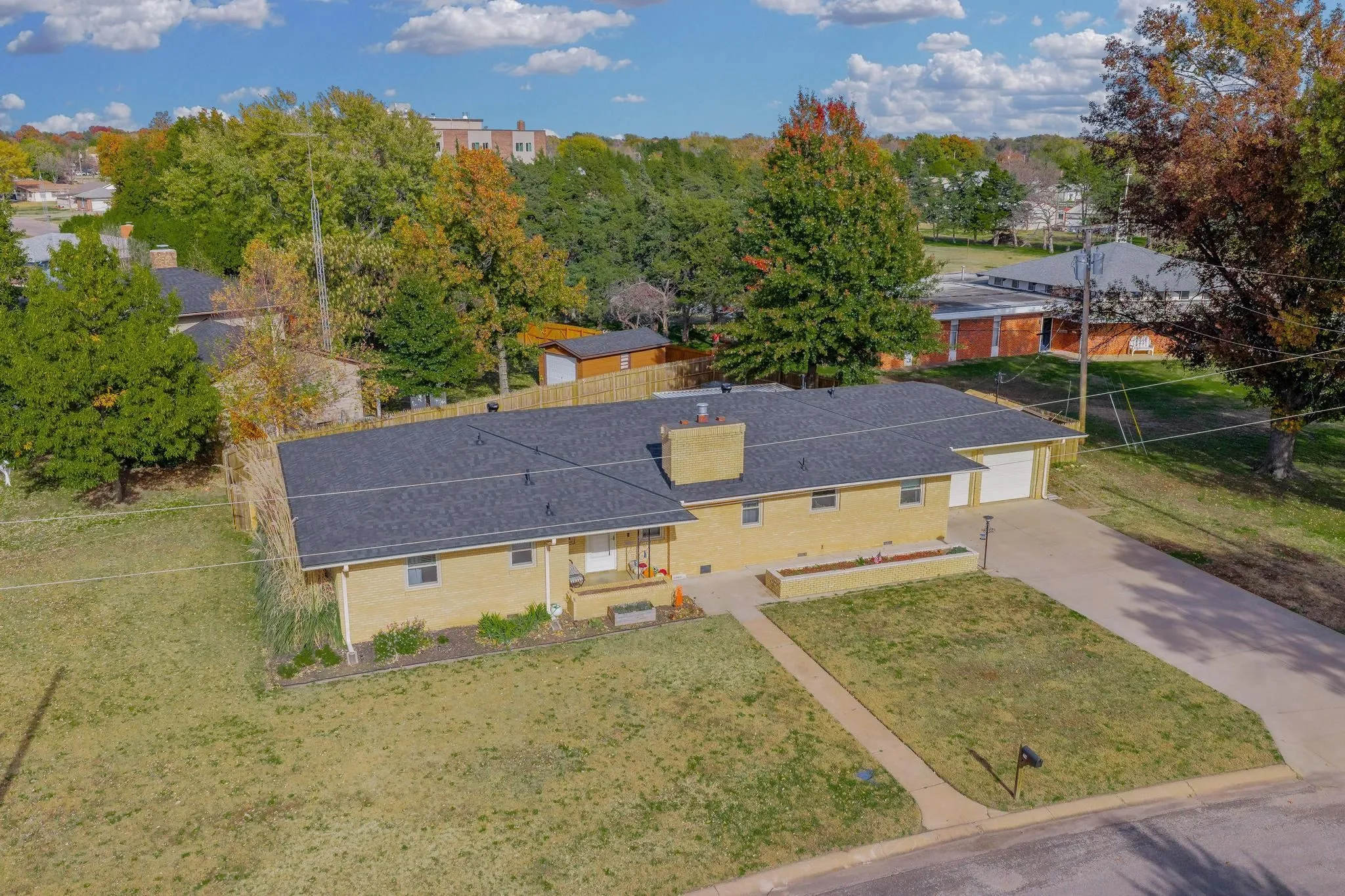 Wellington, Kansas 67152, United States, 3 Bedrooms Bedrooms, ,3 BathroomsBathrooms,Residential,Active,241941