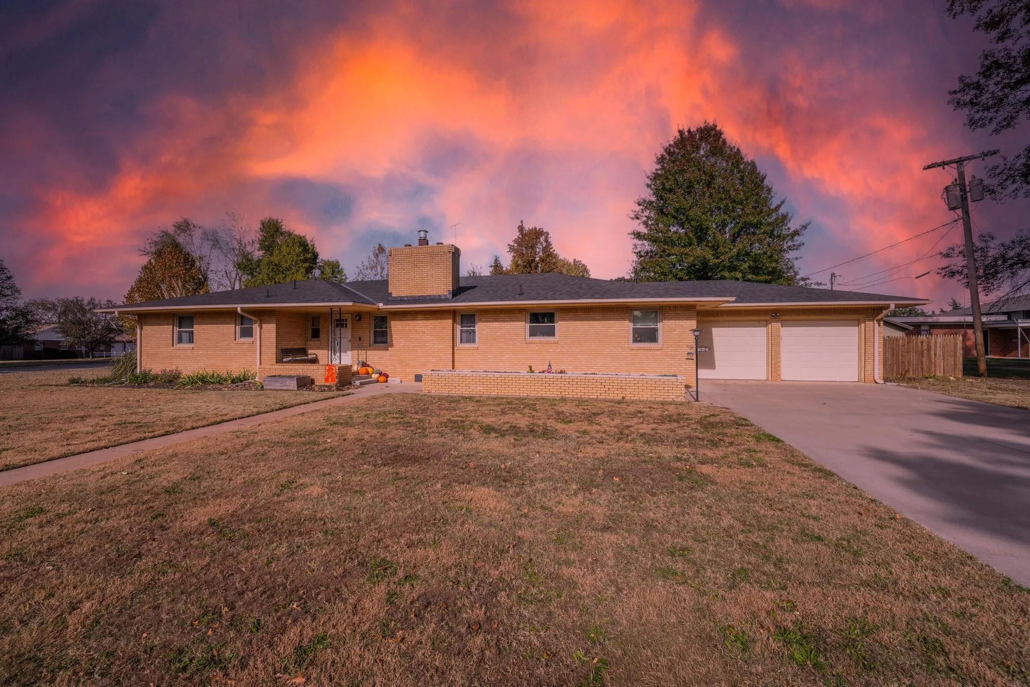 Wellington, Kansas 67152, United States, 3 Bedrooms Bedrooms, ,3 BathroomsBathrooms,Residential,Active,241941