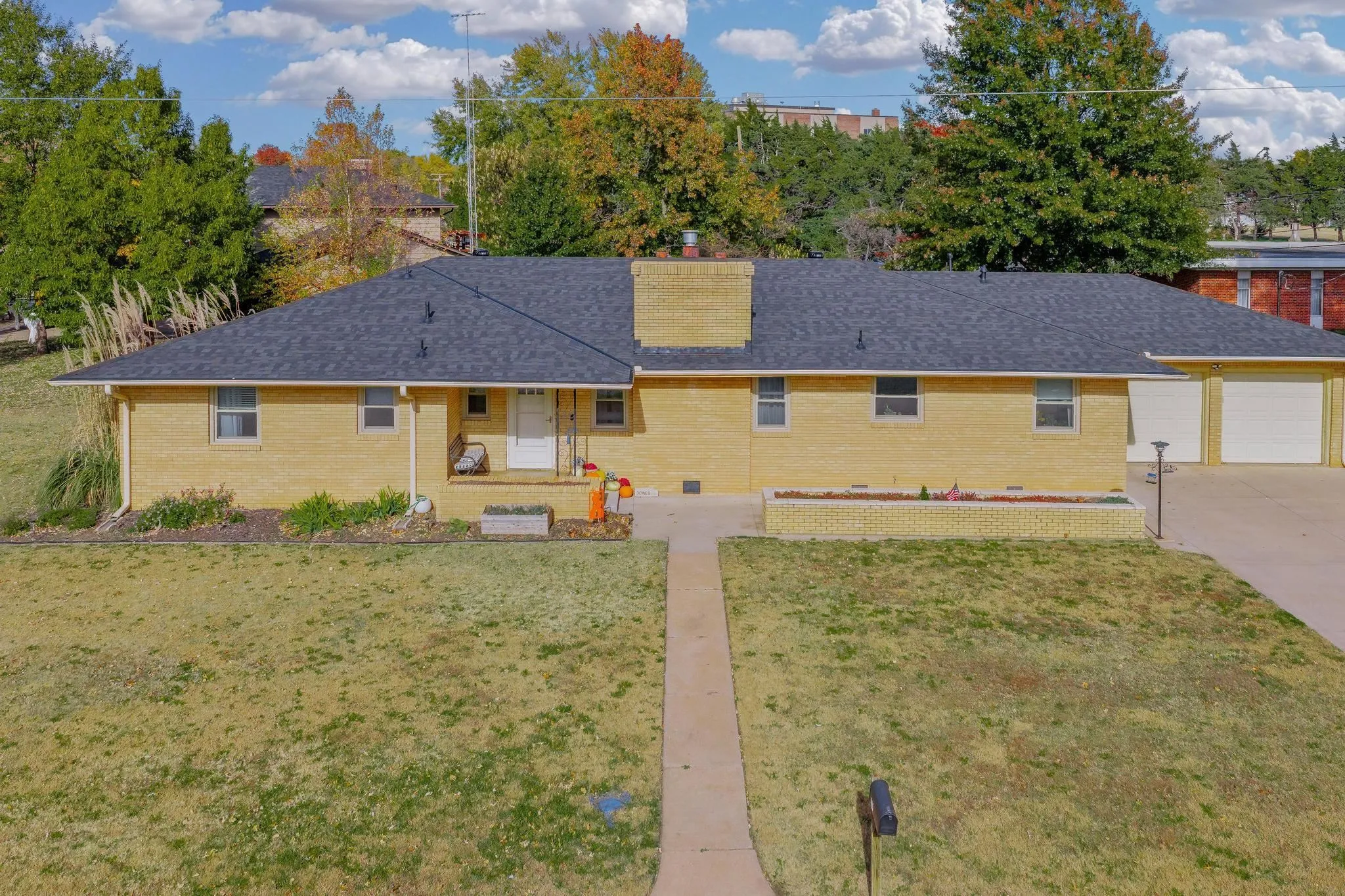 Wellington, Kansas 67152, United States, 3 Bedrooms Bedrooms, ,3 BathroomsBathrooms,Residential,Active,241941